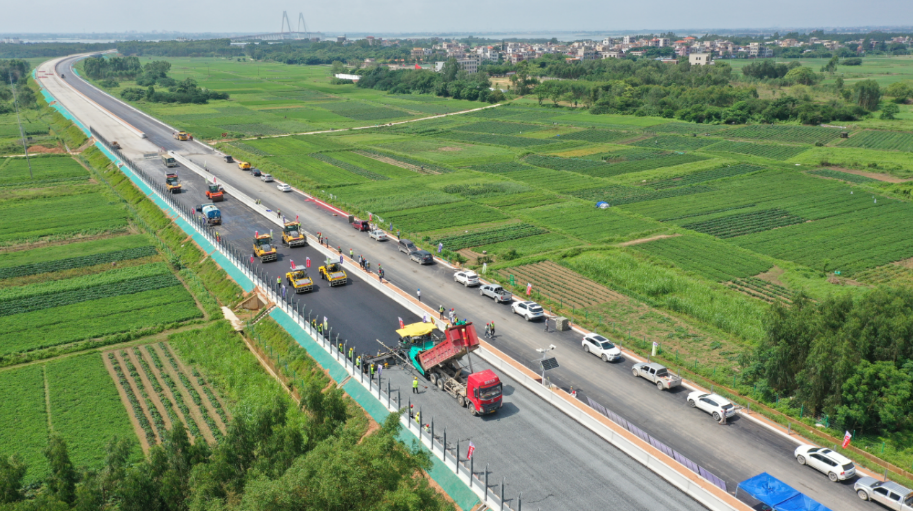 建設(shè)?邁進(jìn)‖薪火相傳，續(xù)寫奮進(jìn)篇章